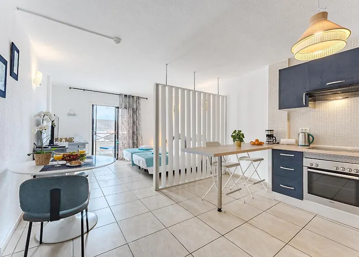 Blue Cristianos By Welcome Tenerife Apartman